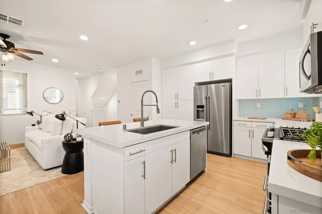 Photo of 1118 Via Lucero, Oceanside, CA 92056 (MLS # 260001767)