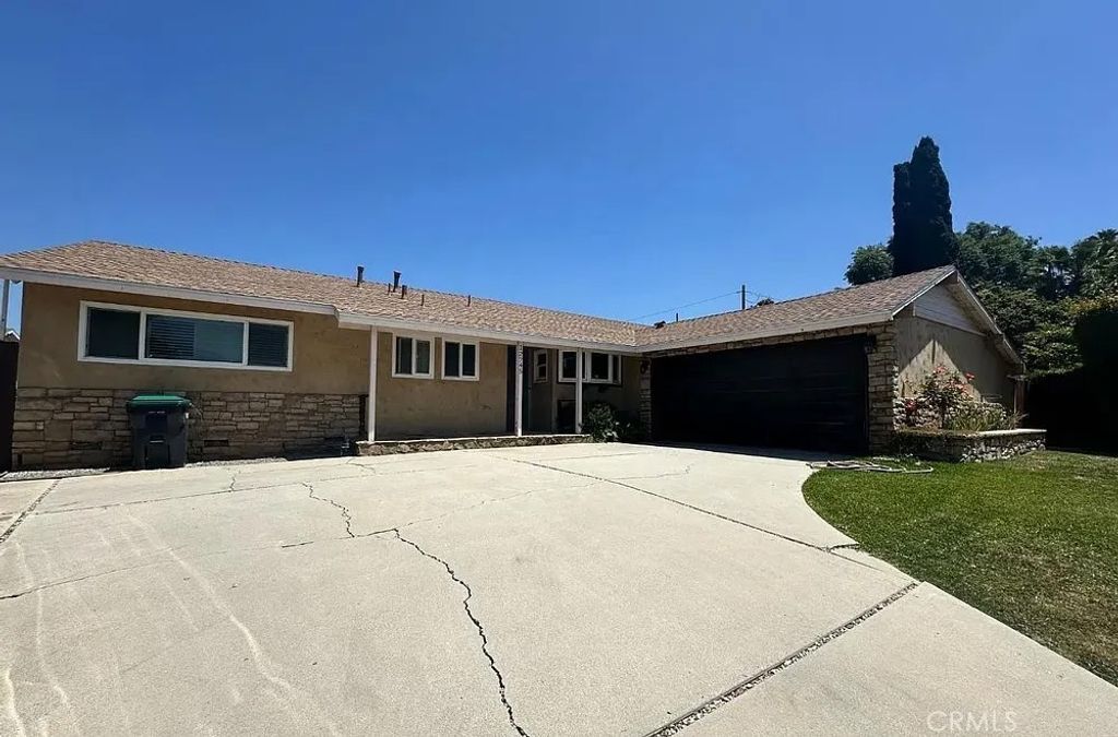 Photo of 12745 Keith Pl, Tustin, CA 92780 (MLS # CV25266005)