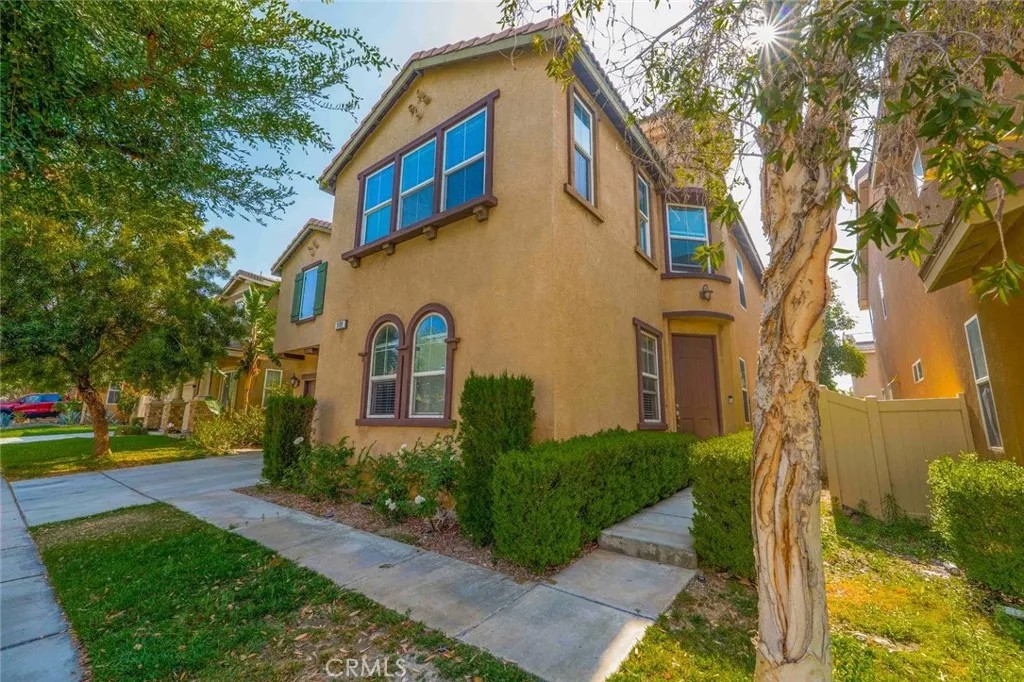 1109 N Yucca Avenue