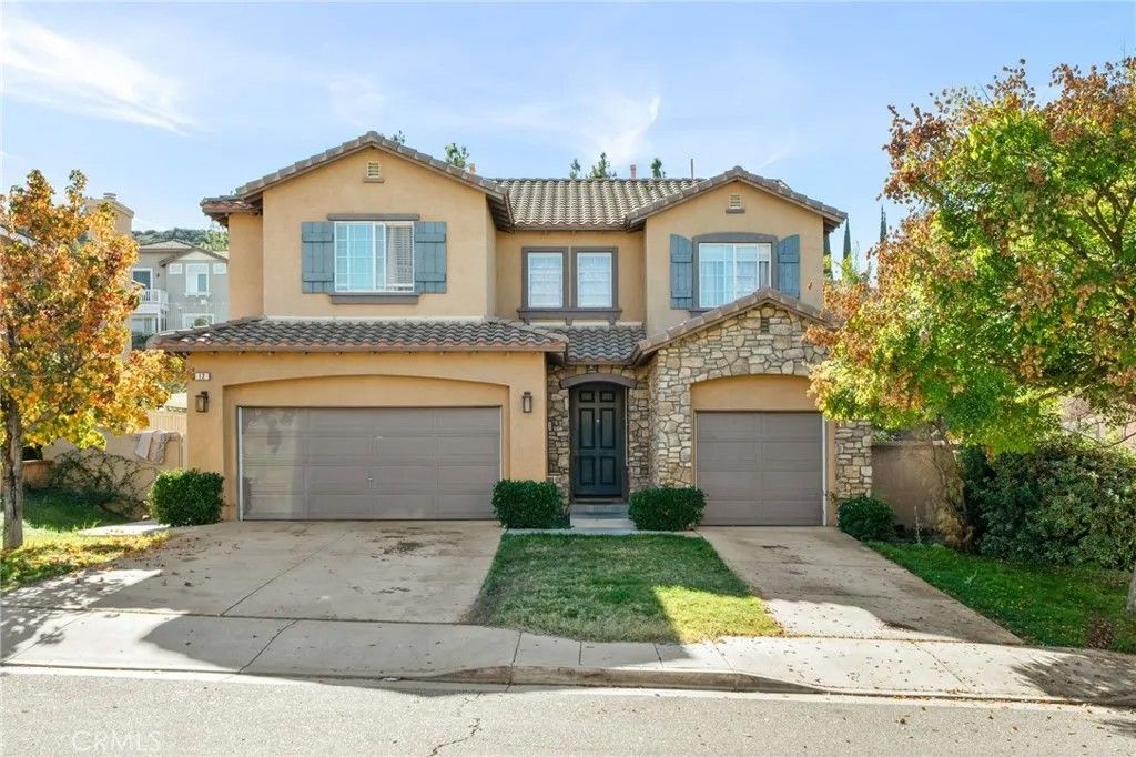 Photo of 12 Plaza Avila, Lake Elsinore, CA 92532 (MLS # CV25278161)