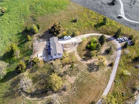 Tiny photo for 26201 Cumberland Road, Tehachapi, CA 93561 (MLS # CV25252181)