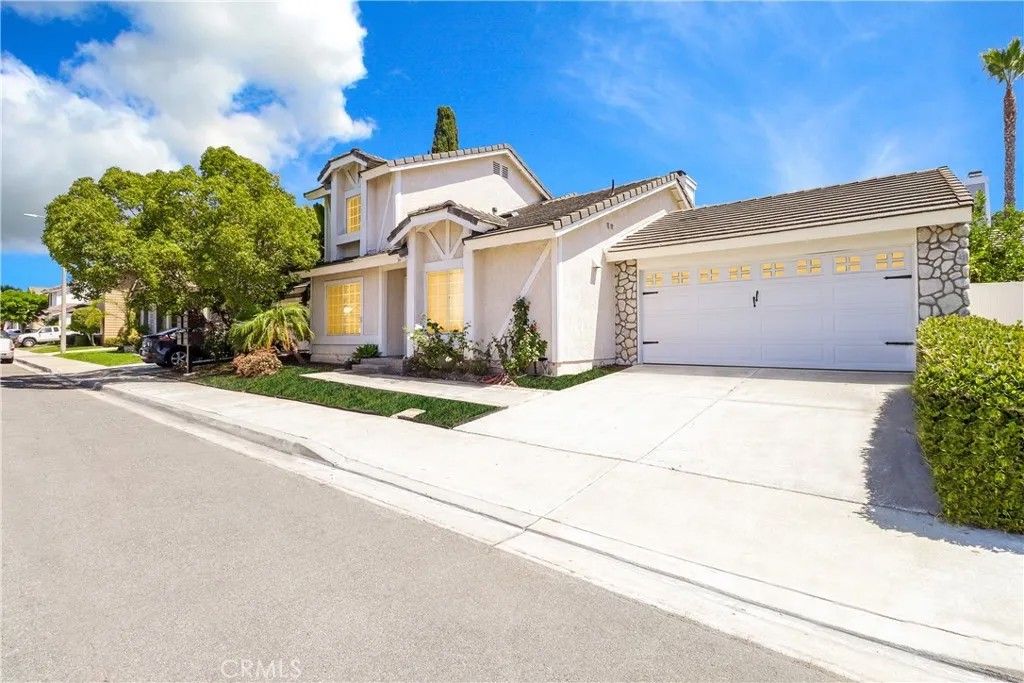 Photo of 34 Woodswallow Lane, Aliso Viejo, CA 92656 (MLS # OC25272675)