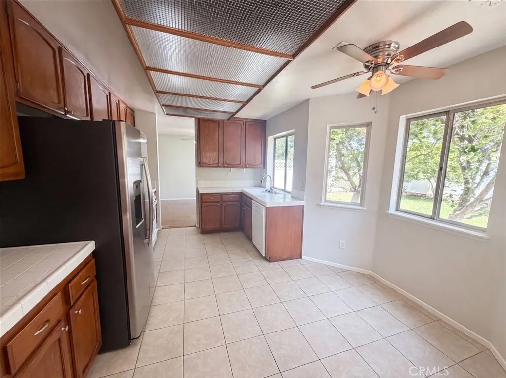 22864 Finch