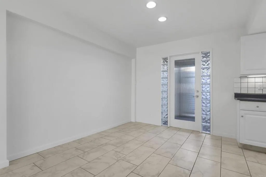 415 E Avenida Granada