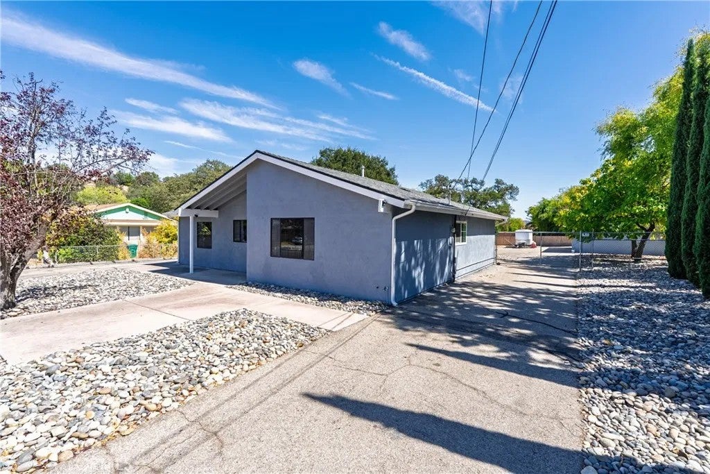 8882 Palomar
