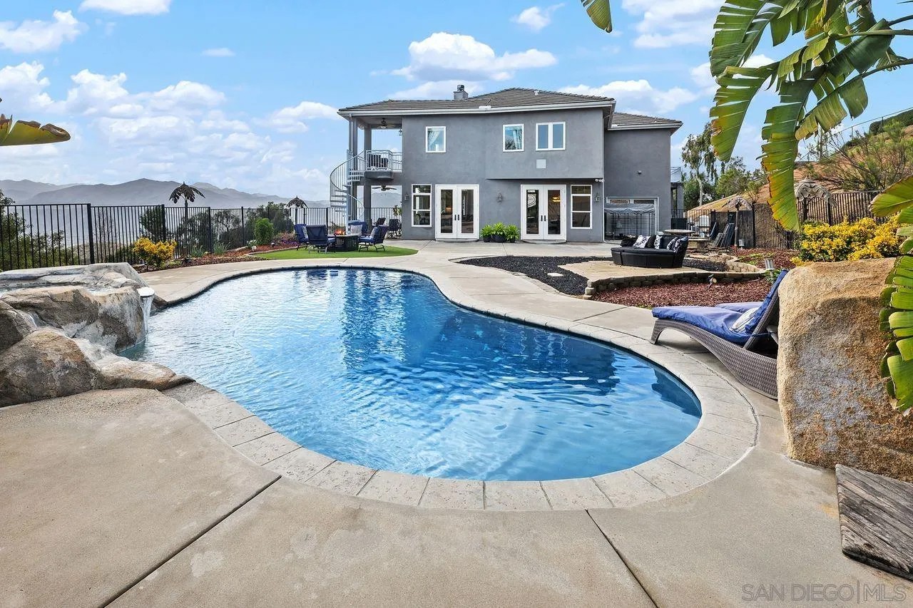 410 Woodland Ln