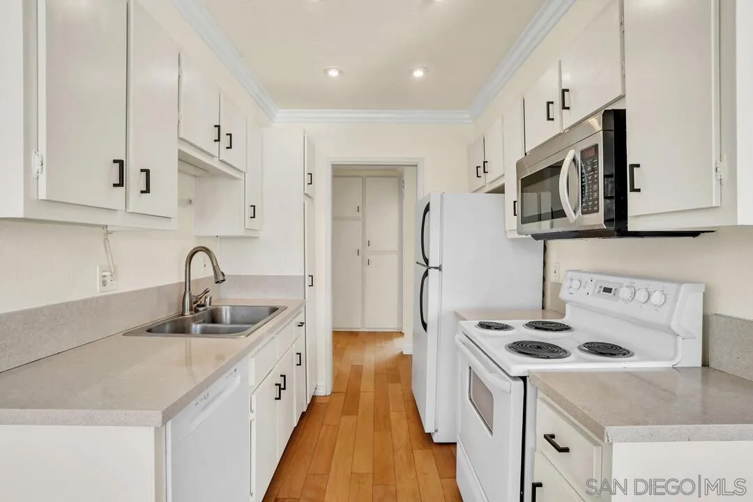 8665 Lake Murray Blvd 14