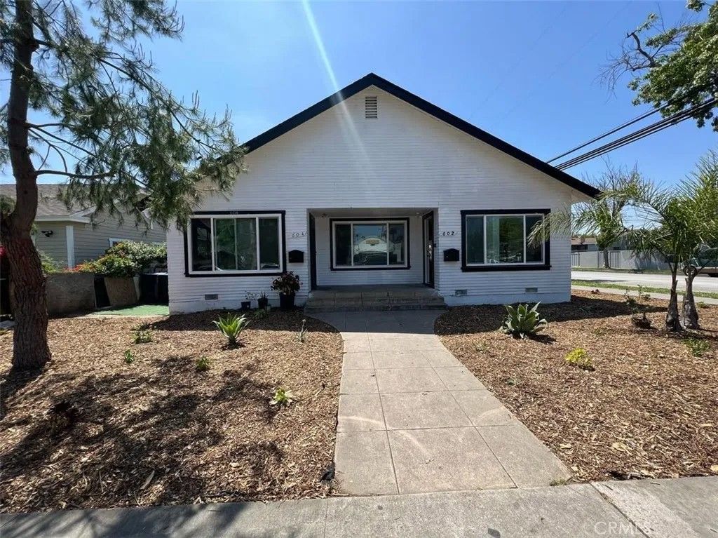 Photo of 604 S Van Ness Avenue, Santa Ana, CA 92701 (MLS # OC26037982)