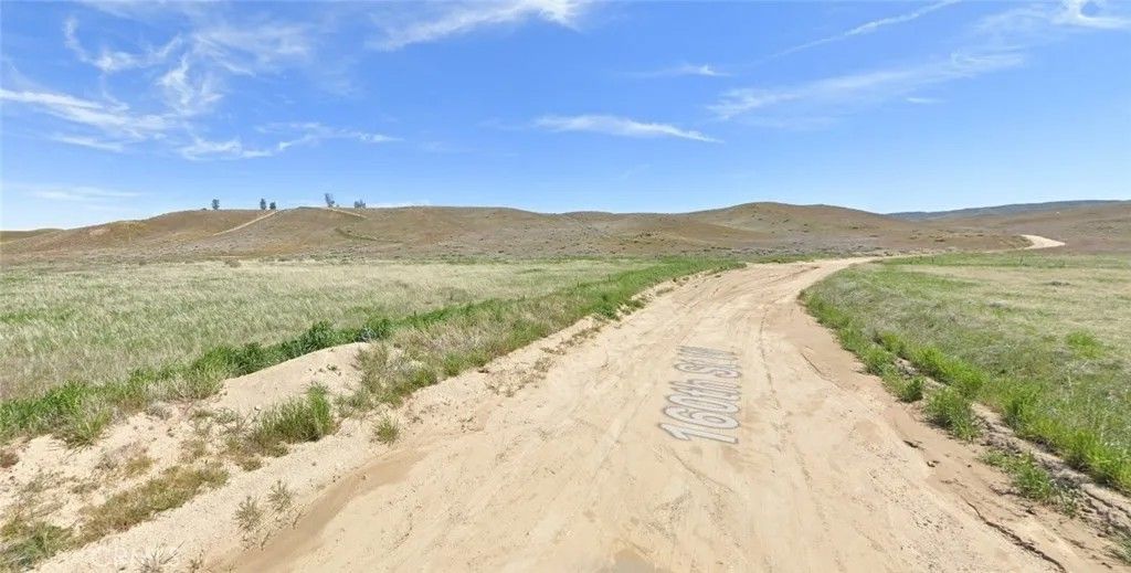 Photo of 15000 San Francisquito, Fairmont, CA 93536 (MLS # HD26002580)