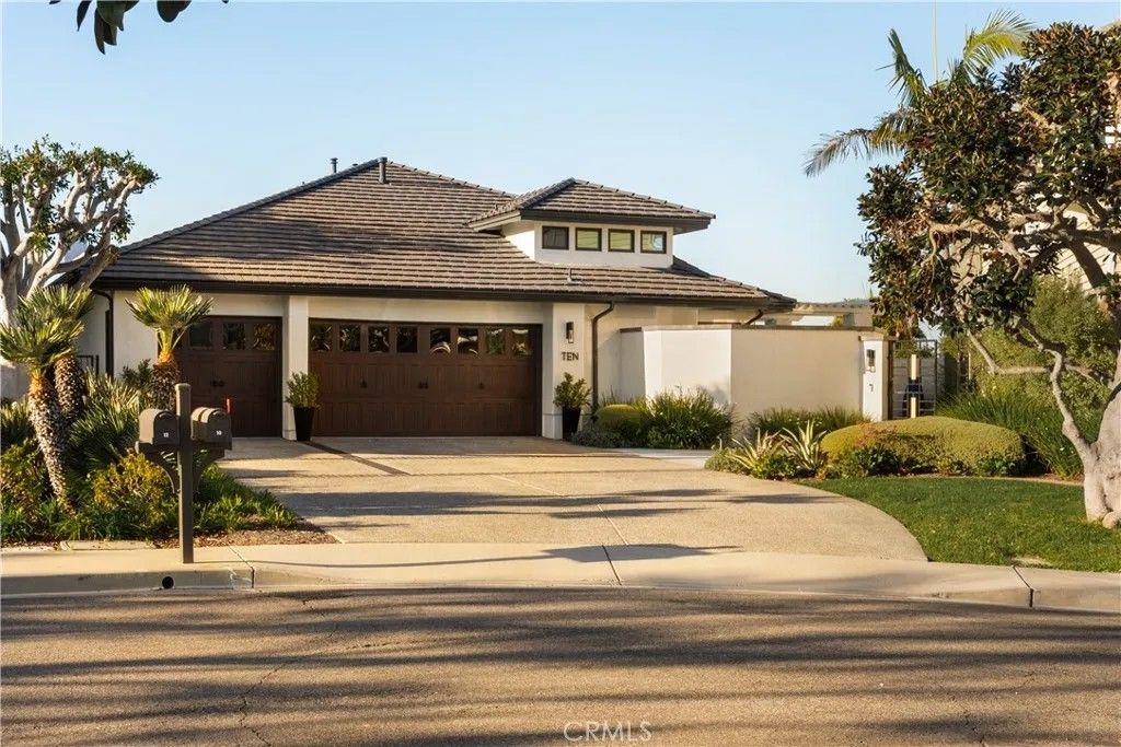 Photo of 10 Soto Grande Dr, Dana Point, CA 92629 (MLS # OC26021694)