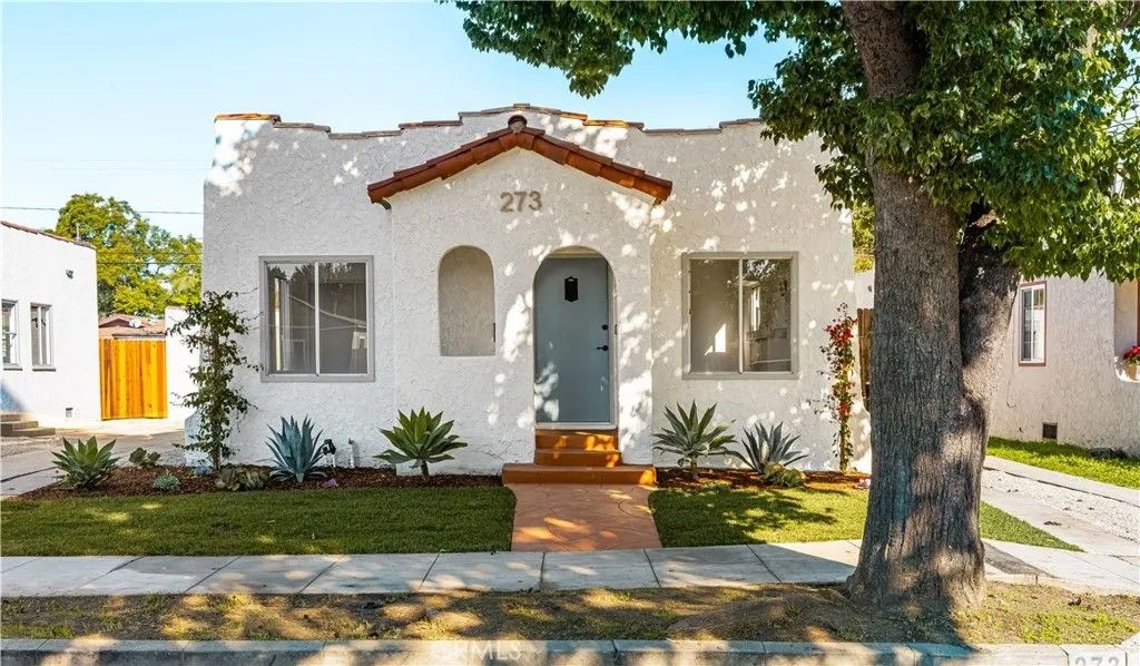 Photo of 273 E Norton Street, Long Beach, CA 90805 (MLS # WS26016489)