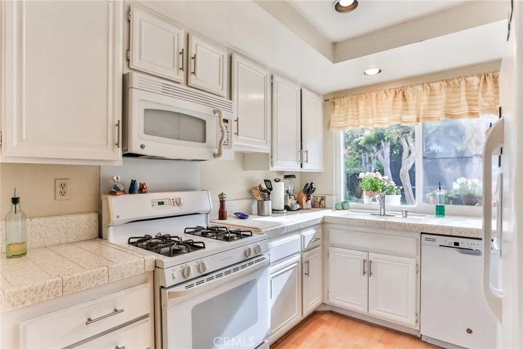 7836 Seabreeze Drive