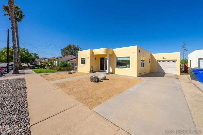 1005 E 2nd St.