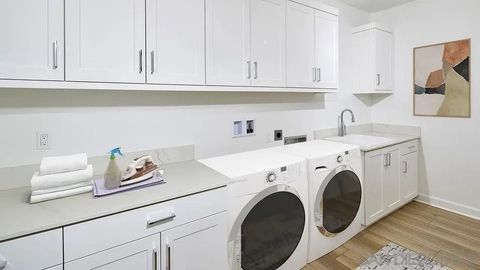 Tiny photo for 2312 Loker Way, Oceanside, CA 92054 (MLS # 260002391)