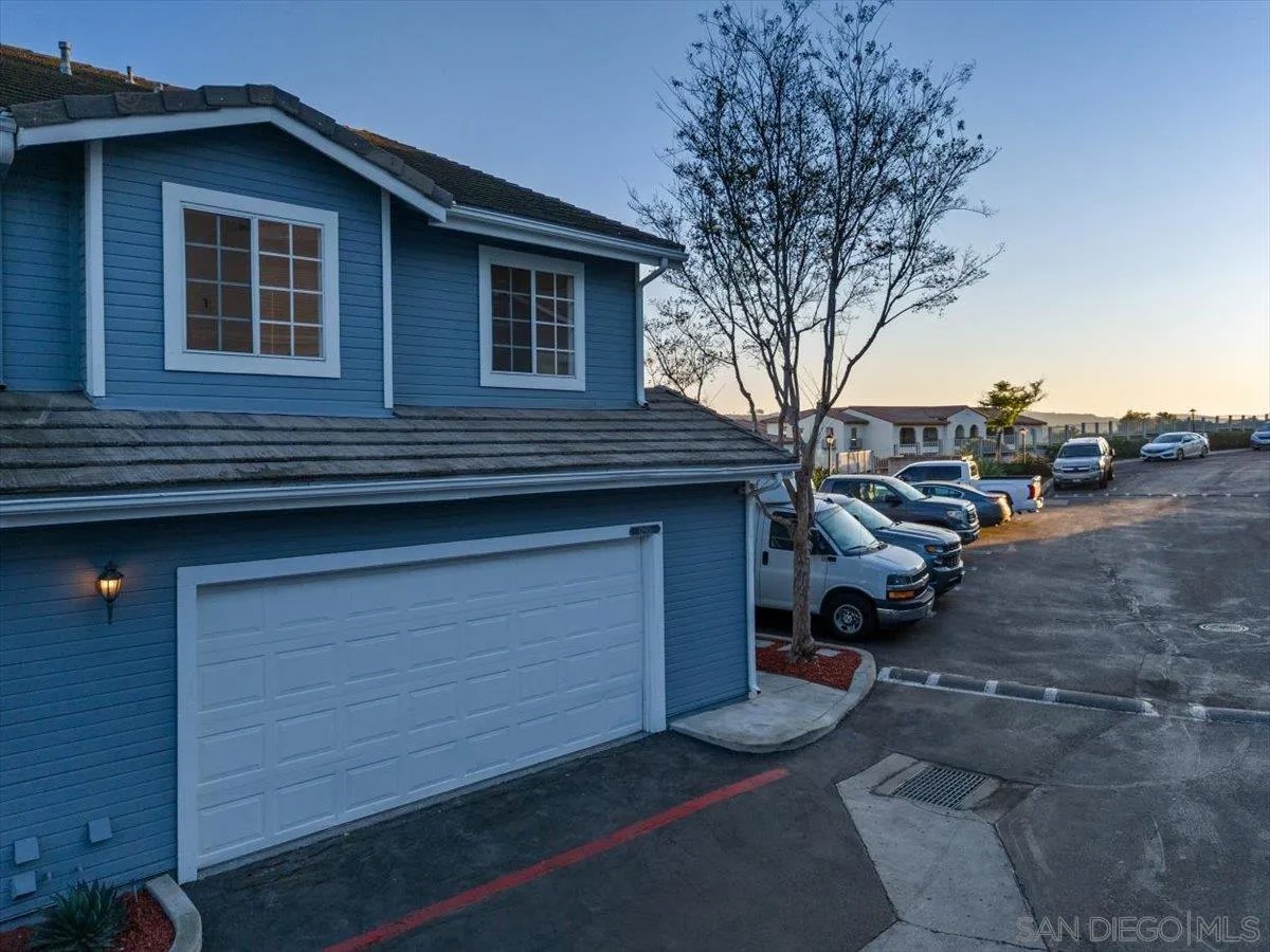 12865 Carriage Heights Way