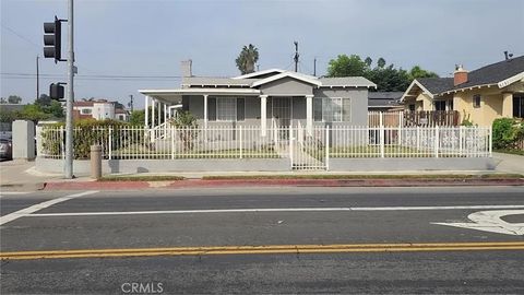 Photo of 5157 Arlington Ave, Los Angeles, CA 90043 (MLS # DW26051196)
