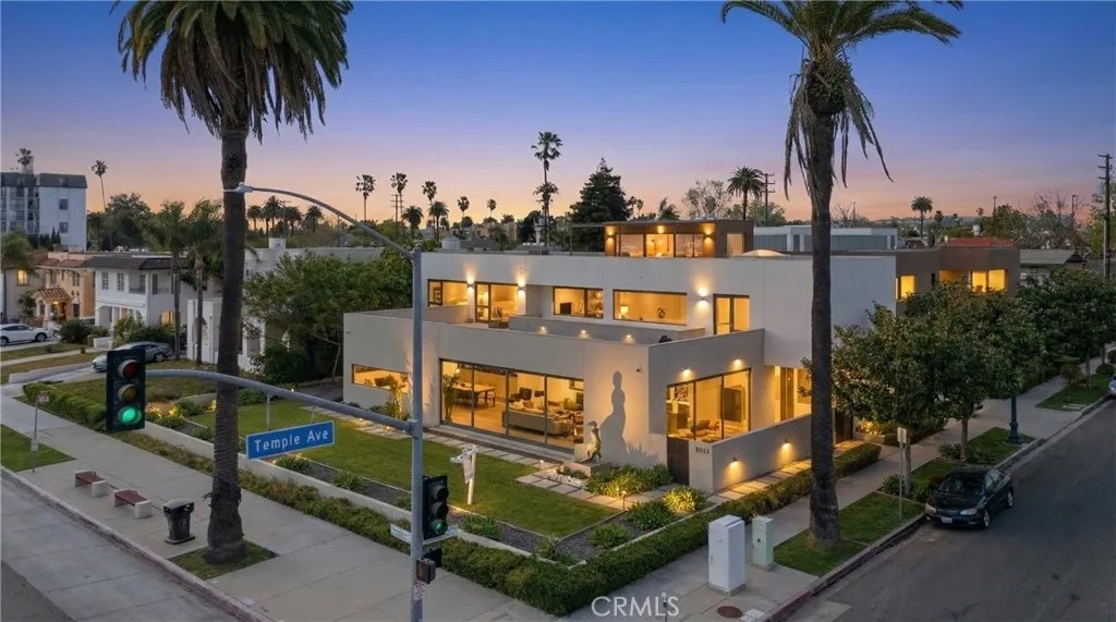 2767 E Ocean