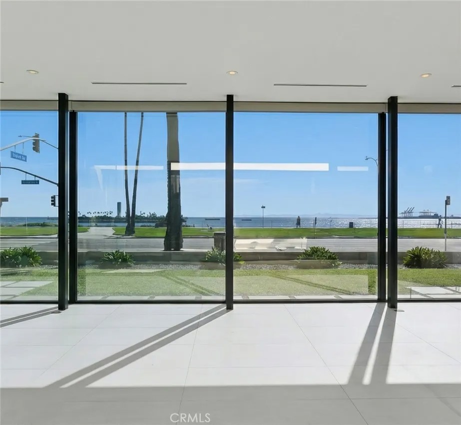 2767 E Ocean