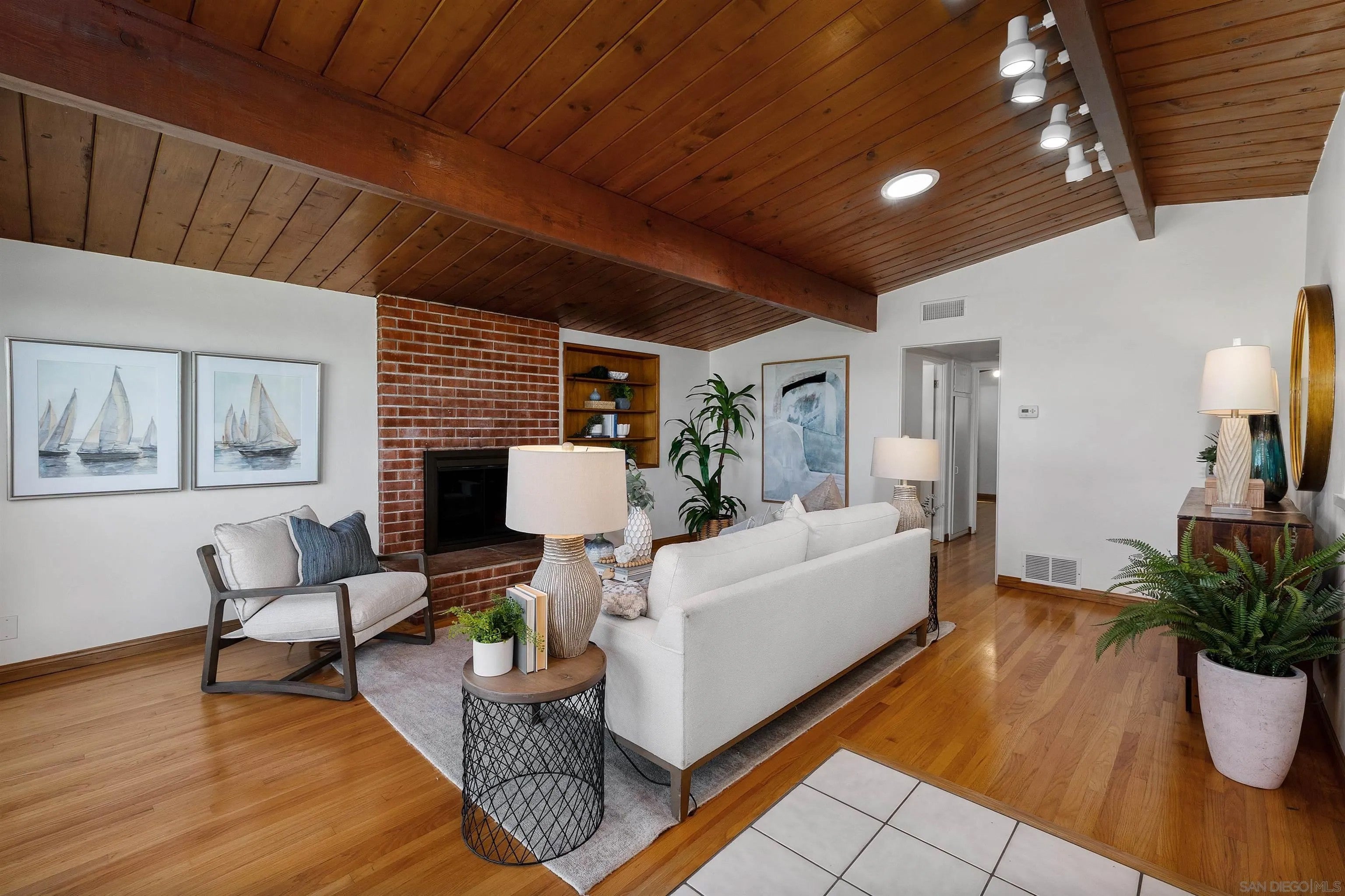2443 Frankfort St.