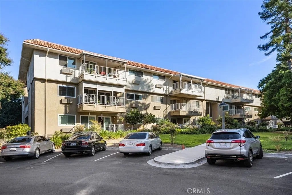 2390 W Via Mariposa 1H