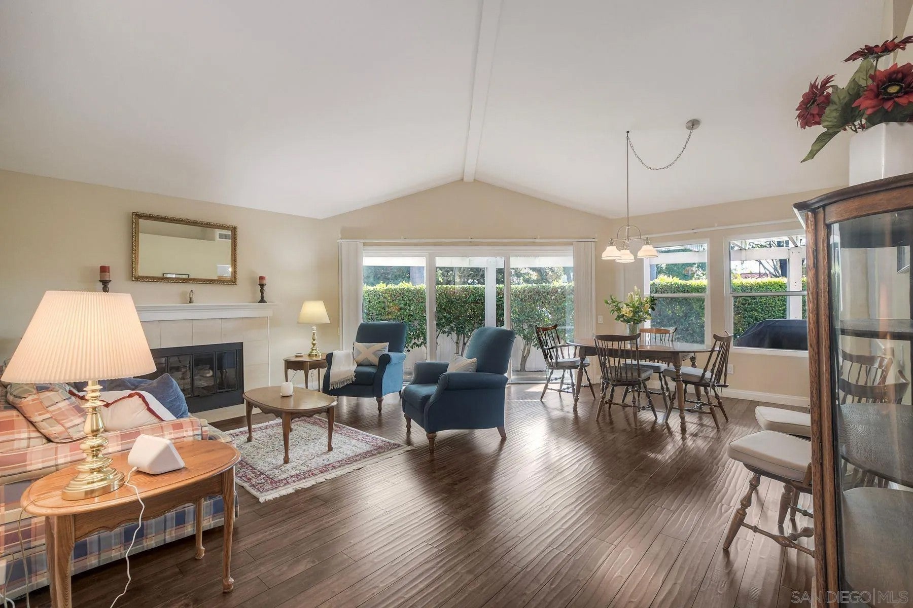 1298 Rue Saint Martin