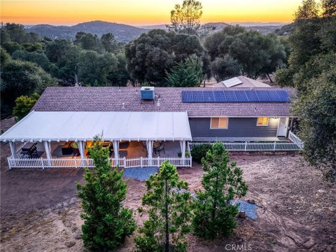 Photo of 46946 Morning Sky Trail, Coarsegold, CA 93614 (MLS # FR26160356)