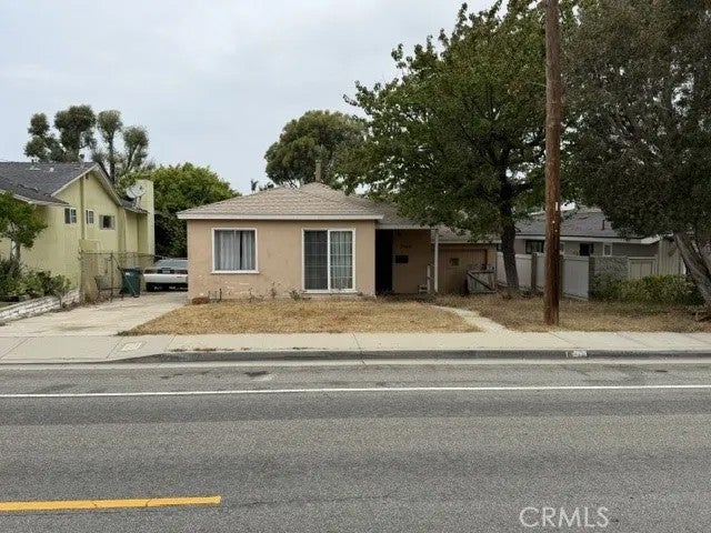 2909 N Valley
