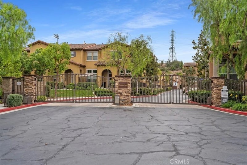 8572 E Kendra Loop