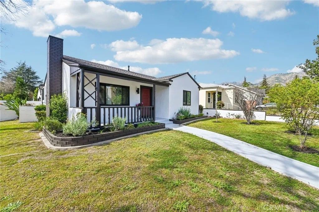 Photo of 371 Sierra Madre Villa Ave, Pasadena, CA 91107 (MLS # PF26045233)