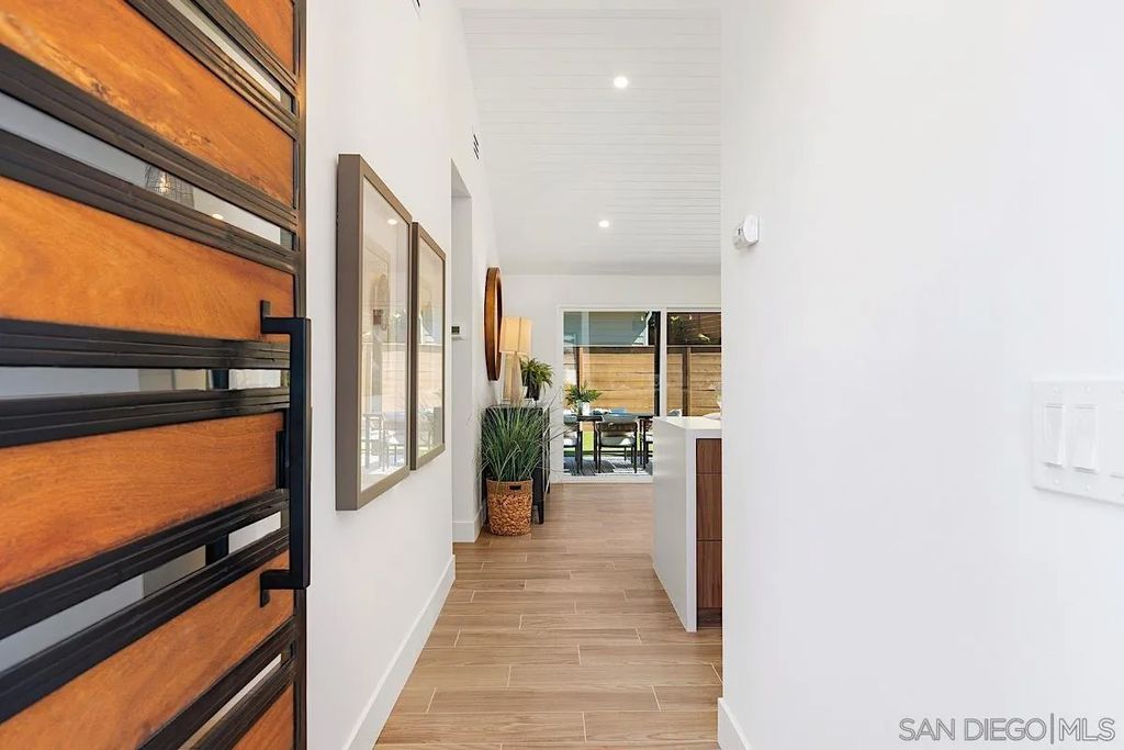 Photo of 948 Emma Dr, Cardiff By The Sea, CA 92007 (MLS # 260009930)