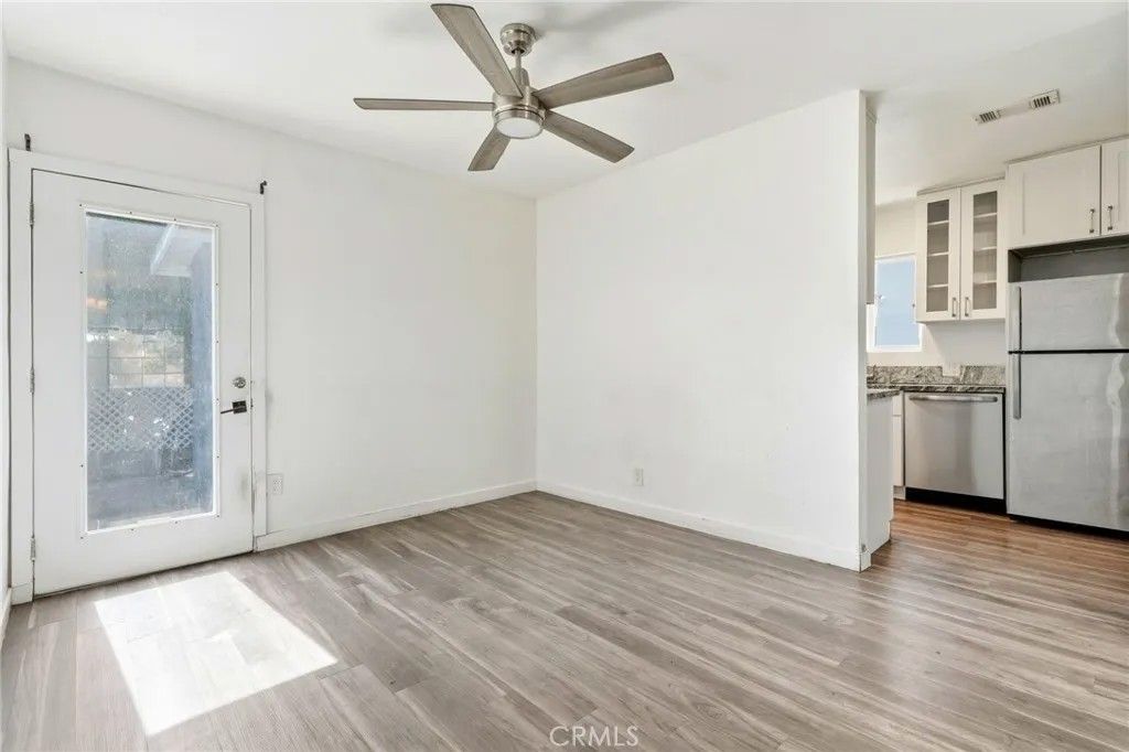 Photo of 18308 Gresham St, Northridge, CA 91325 (MLS # SR25237935)