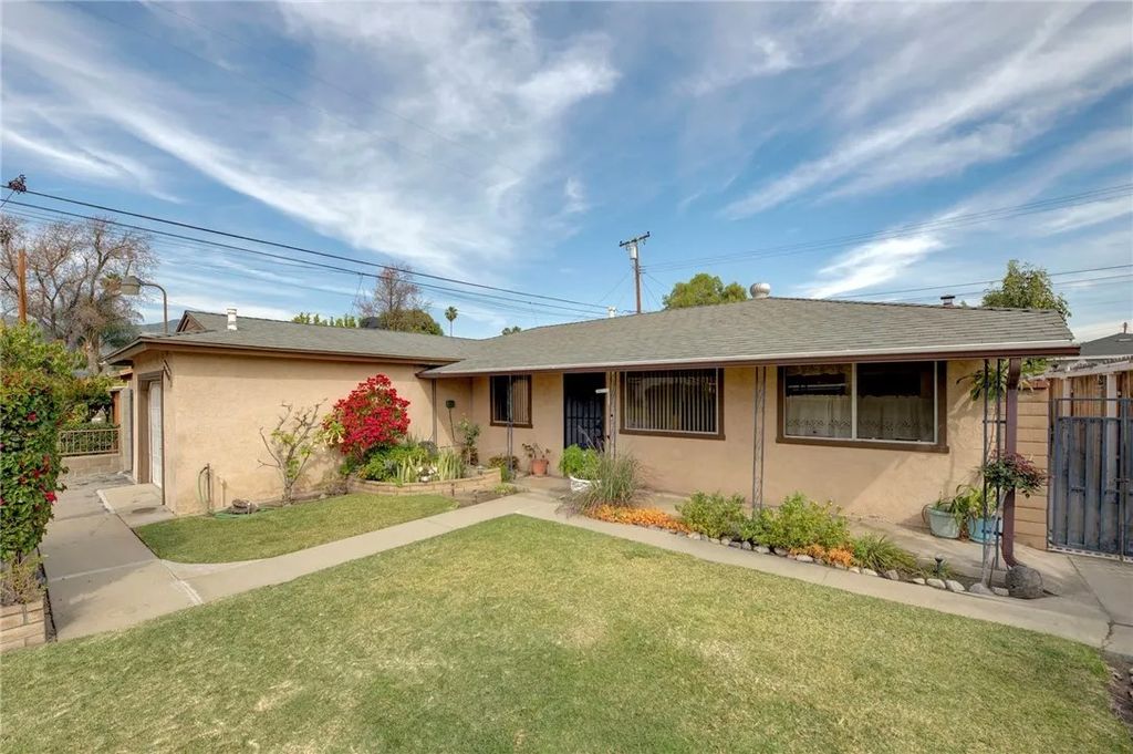 Photo of 6014 N Fairvale Drive, Azusa, CA 91702 (MLS # CV26042966)