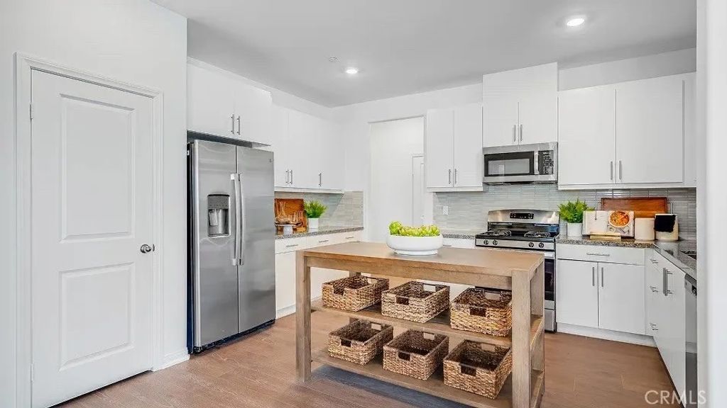 Photo of 17894 McKenzie Court, Hesperia, CA 92345 (MLS # SW26060342)