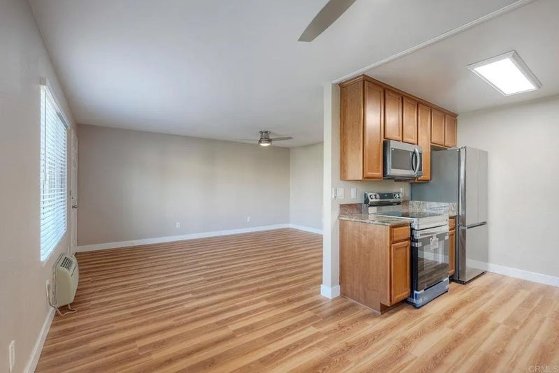 1240 N Broadway 15