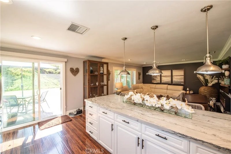 4438 Kittiwake Way