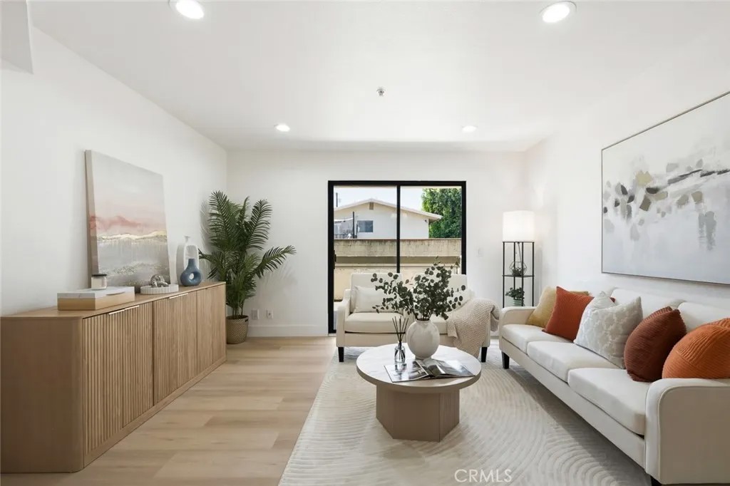 64 N Mar Vista Avenue 127