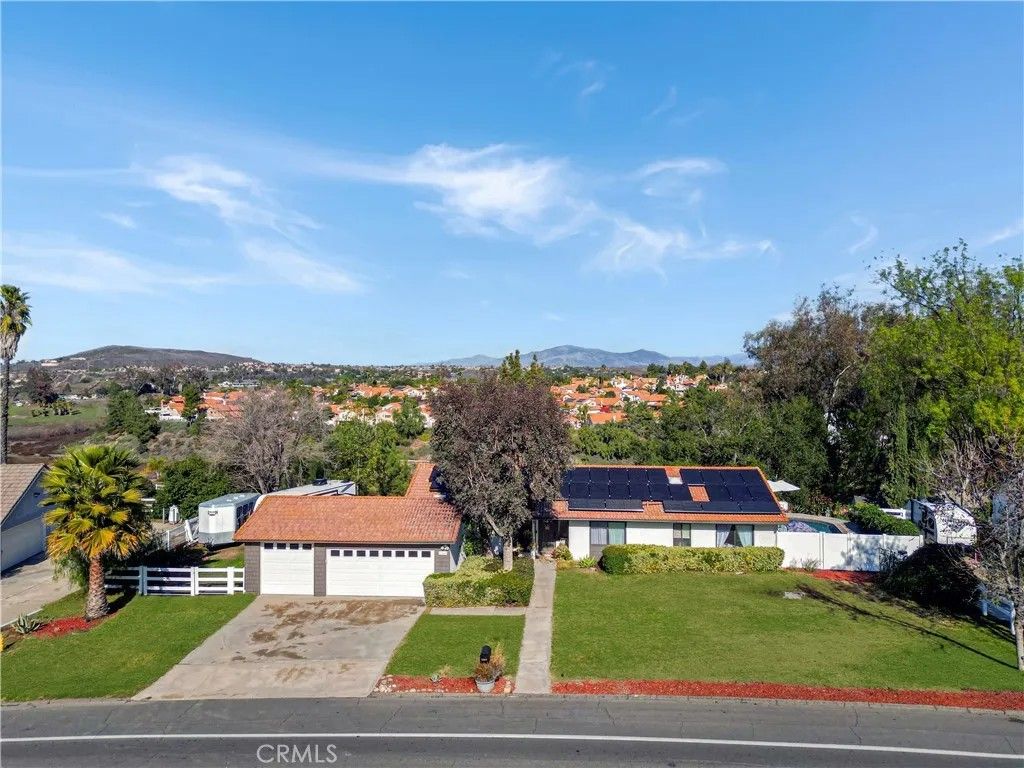 Photo of 31060 Via Norte, Temecula, CA 92591 (MLS # SW26030663)