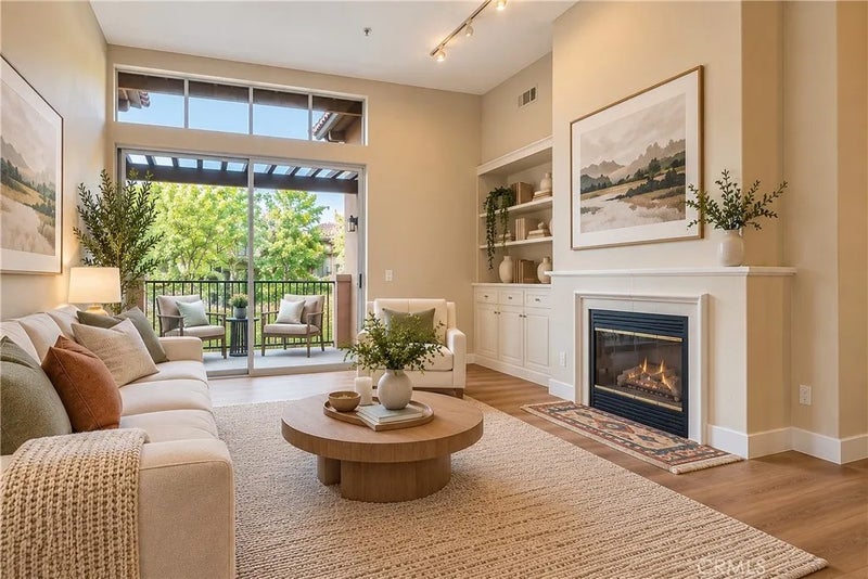 3301 Ladrillo Aisle