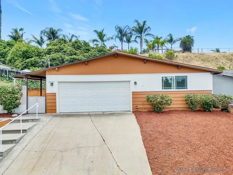 9237 Fanita Rancho