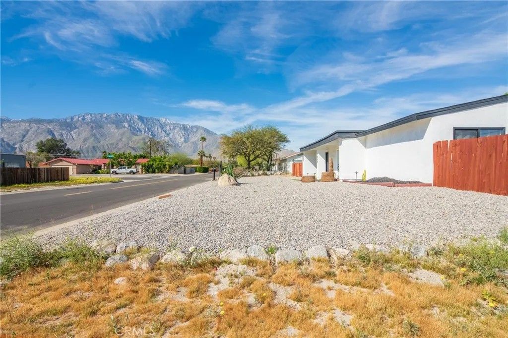 Photo of 1840 E Joyce Dr, Palm Springs, CA 92262 (MLS # SR26043998)