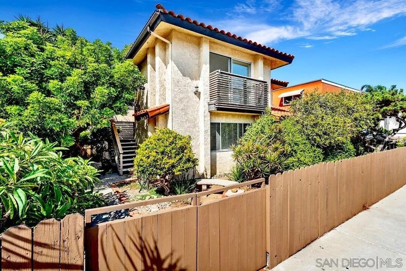190 Evergreen Ave