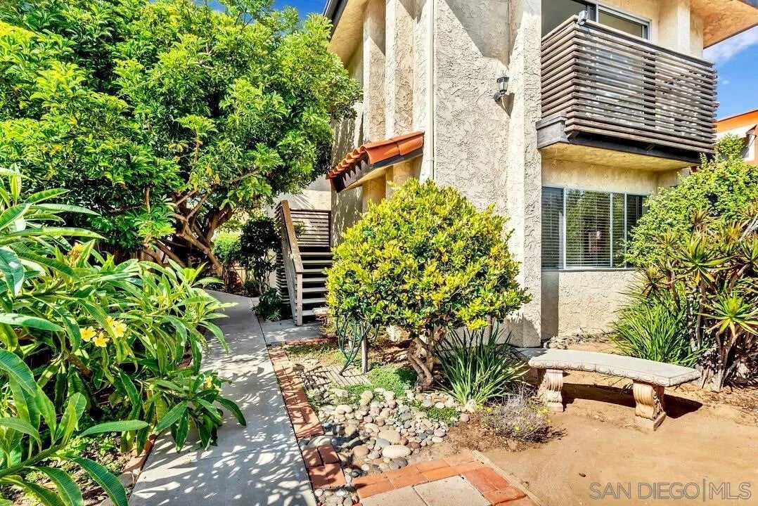 190 Evergreen Ave