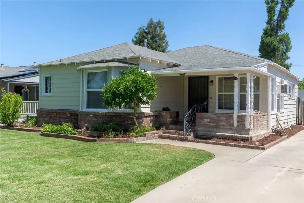 Photo of 641 E 19th Street, Merced, CA 95340 (MLS # MC25268388)