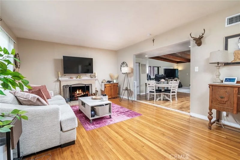 5595 Hawthorne