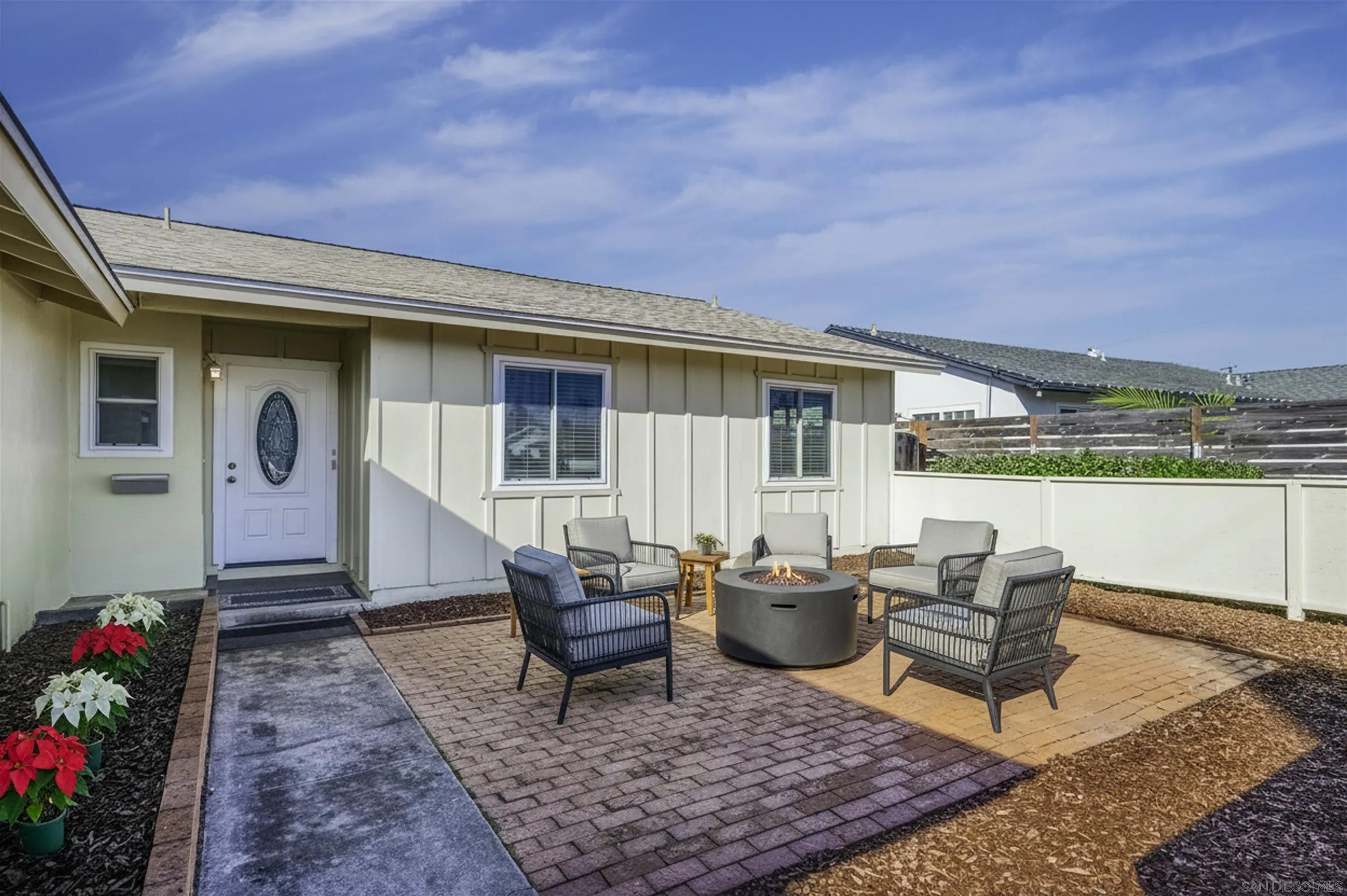 4374 Mount Hukee Ave