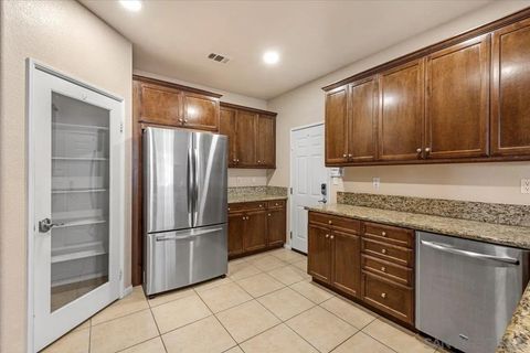 Photo of 1733 Cripple Creek Dr #4, Chula Vista, CA 91915 (MLS # 250041020)
