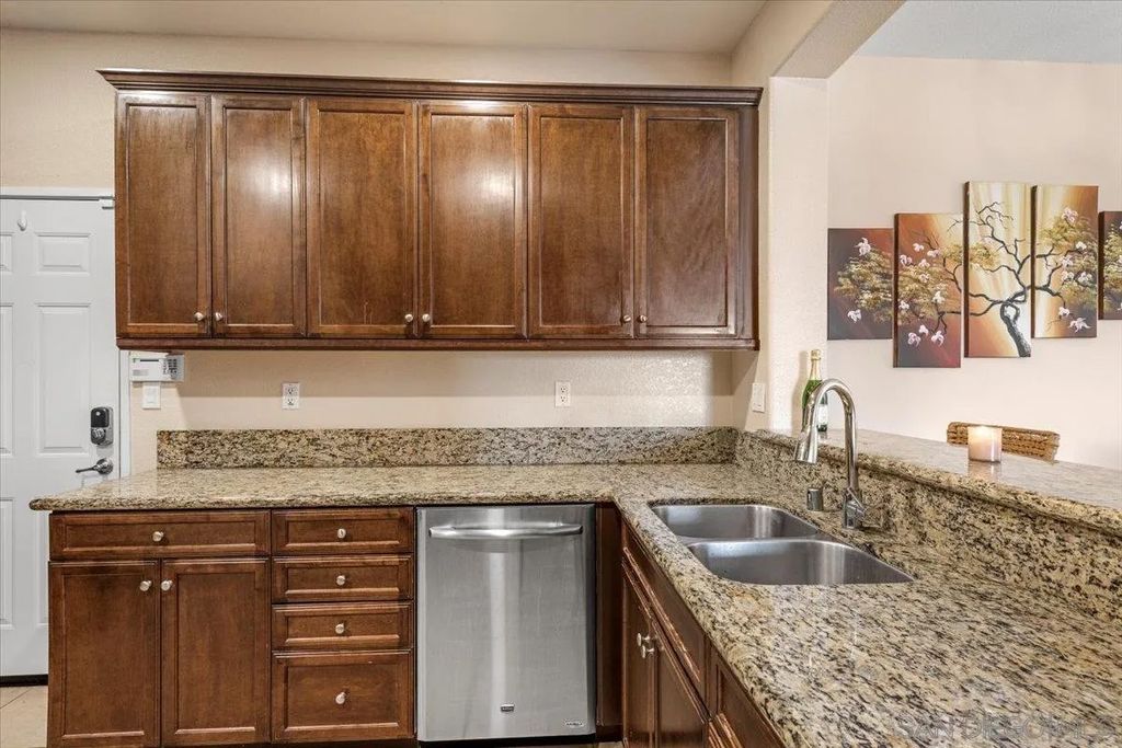 Photo of 1733 Cripple Creek Dr #4, Chula Vista, CA 91915 (MLS # 250041020)