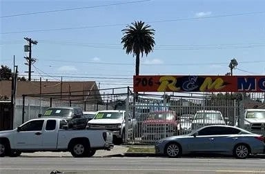 710 E Florence