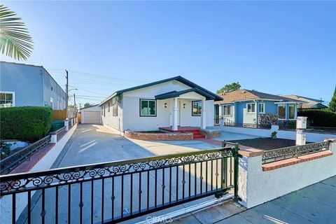 Photo of 5641 Linden Ave, Long Beach, CA 90805 (MLS # PW26025941)