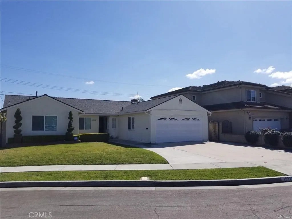 Photo of 15522 Pratt CIR, Huntington Beach, CA 92647 (MLS # OC26174021)